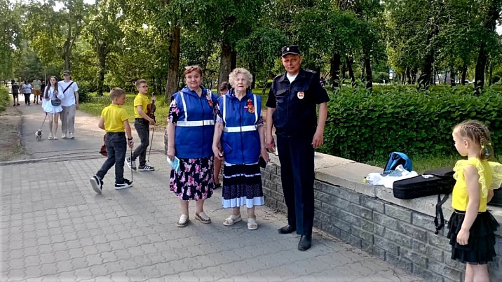 Народные дружинники оказывают помощь в проведении праздников, следя за общественным порядком