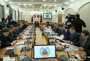 Проект адресной инвестиционной программы Алтайского края на 2020 год обсудили на заседании Правительства региона