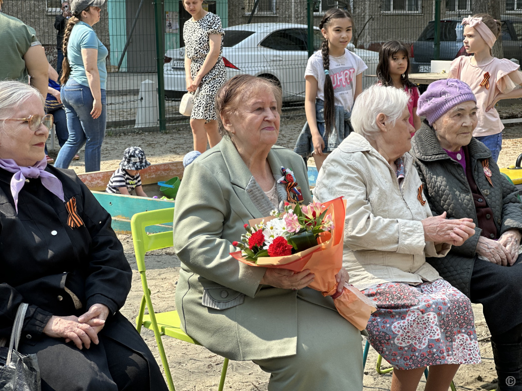 Накануне Дня Победы поздравления принимает ветеран-житель блокадного  Ленинграда Светлана Ерыгина БАРНАУЛ :: Официальный сайт города