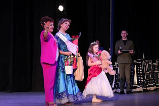 Финал конкурса «Корона поколений: бабушки и внучки — 2026» состоялся в Барнауле