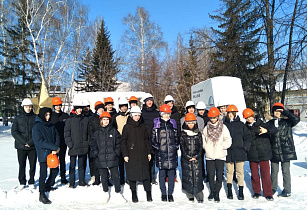 Школьники краевой столицы посетили с экскурсией Барнаульский вагоноремонтный завод