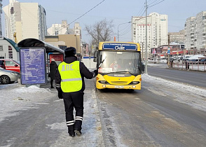 В Барнауле продолжаются профилактические рейды по соблюдению масочного режима в общественном транспорте