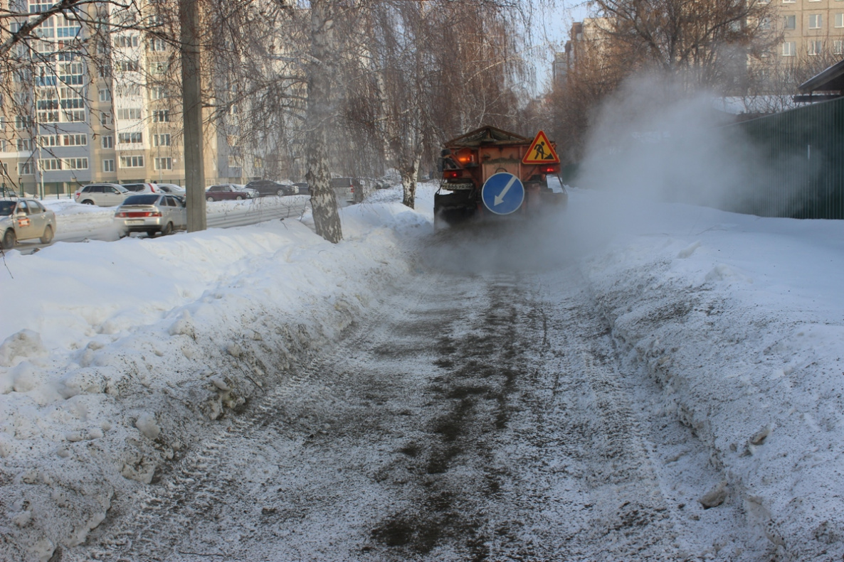 Чем посыпают москву зимой