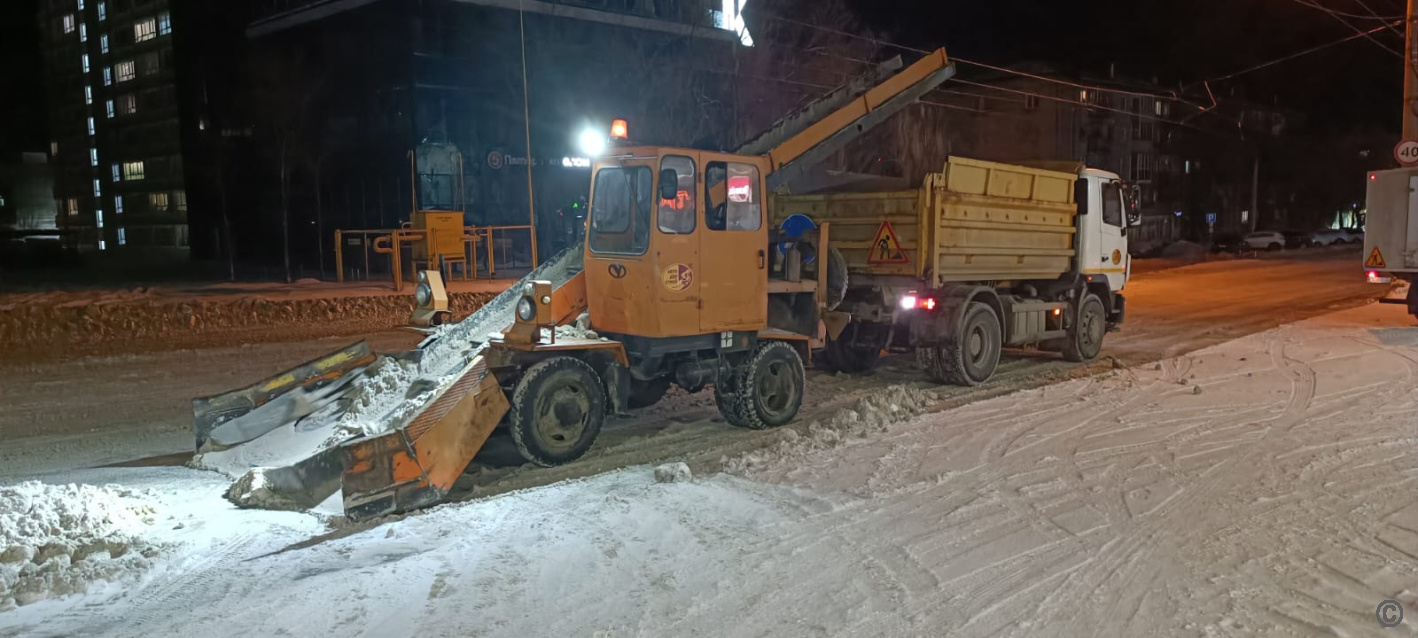 МБУ «Автодорстрой» ведет очистку дорог и тротуаров от снега БАРНАУЛ ::  Официальный сайт города