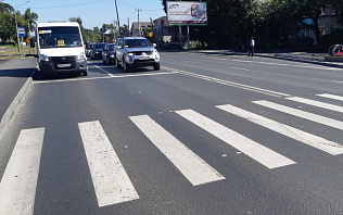 В Барнауле продолжаются работы по нанесению дорожной разметки 