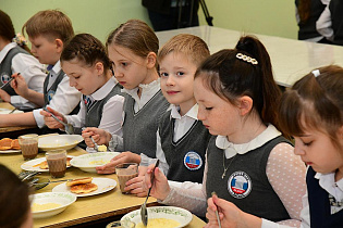 Общественники проверили, как организовано питание в лицее №130 Барнаула