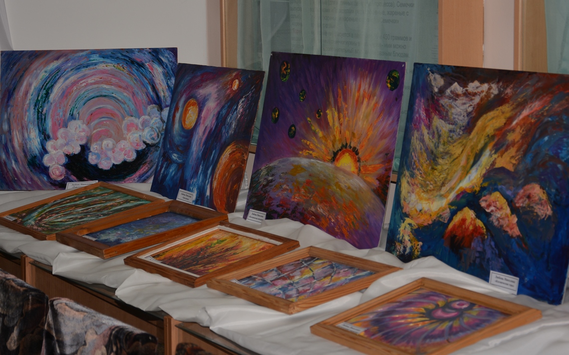 левитановский пленэр. где собираются художники. уличные мастер классы. коллаборация художников арт. уличные художники на улице арбат москва.