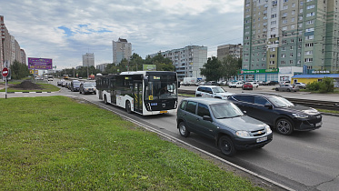 В Барнауле прошло выездное совещание на участке Павловского тракта, где продолжается ремонт дороги по нацпроекту «Инфраструктура для жизни»