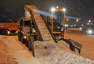 Для уборки снега в Барнауле ограничат стоянку транспорта ночью на некоторых участках дорог