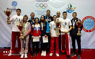 Барнаульские кикбоксеры завоевали восемь медалей на первенстве Европы