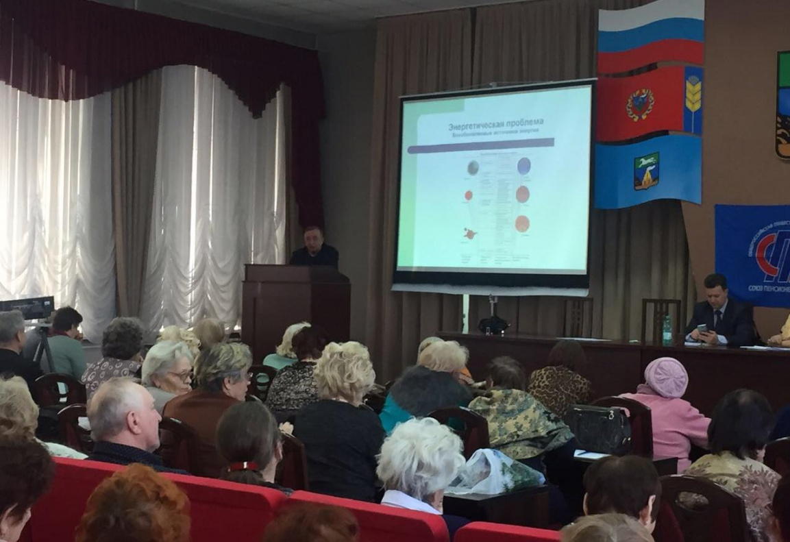 В Барнауле Общественный университет пожилого человека продолжает занятия