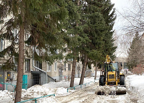 Очистку придомовых территорий от снега и наледи обсудили в администрации города