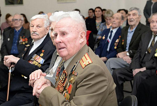 Алтайские ветераны получат выплаты к 75-летию Победы в апреле
