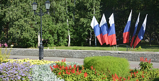 Ленинский район в преддверии Дня города дарит Барнаулу свой праздничный букет