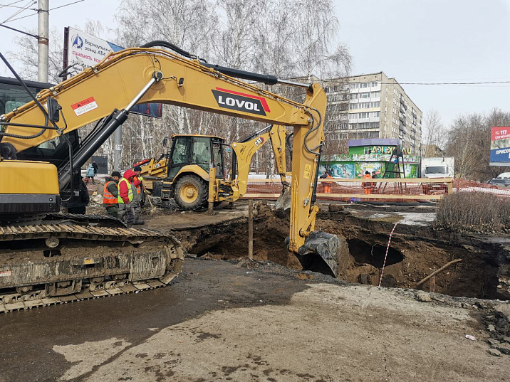 Информация о ходе работ на канализационном коллекторе на пересечении улиц Юрина и Попова