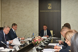 Глава города провел оперативное совещание с заместителями