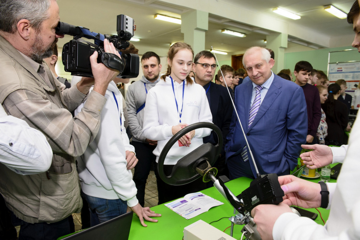 В Барнауле определили победителей детского научного конкурса БАРНАУЛ ::  Официальный сайт города