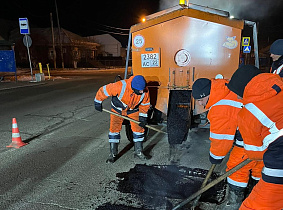 В Барнауле продолжается локальный ремонт дорог