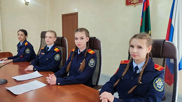 Кадеты Барнаульского кадетского корпуса стали участниками межрегионального телемоста, посвященного героям СВО