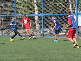 Межрайонные соревнования по дворовому футболу провели в Барнауле