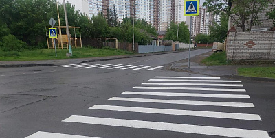 В Барнауле продолжают наносить разметку на дорогах