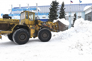 Промышленные предприятия Барнаула привлекли к уборке снега дополнительные силы 