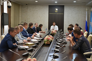 В Барнауле продолжается строительство дорог по федеральным и краевым программам