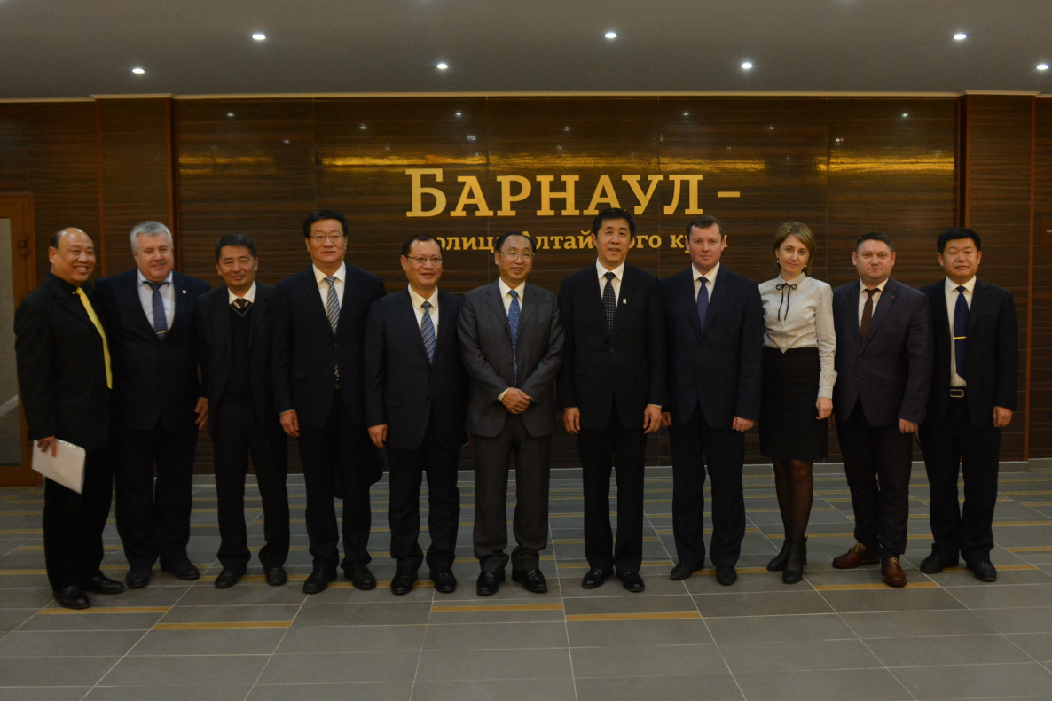Подписан протокол о намерениях сотрудничества между городом Барнаулом и городом Маньчжурией