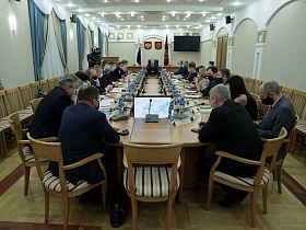 Губернатор Виктор Томенко провел заседание оперативного штаба по профилактике распространения коронавируса в Алтайском крае
