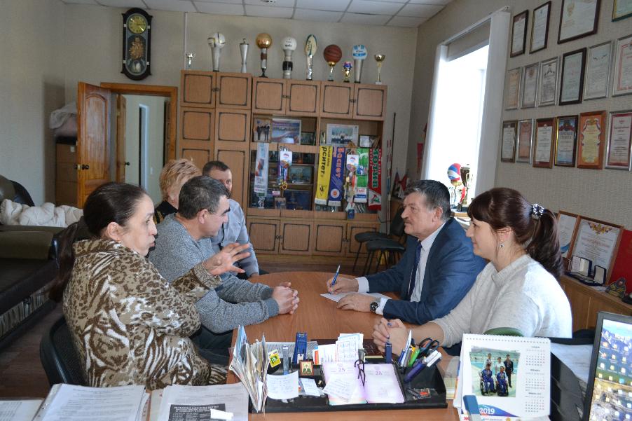 Приемов барнаул. Глава администрации железнодорожного района г Барнаула. Глава администрация железнодорожного района города Барнаула. Администрация ЖД района Барнаул. Секретарь глава администрация железнодорожного района Барнаул.