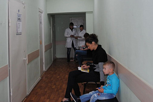 Студенты Алтайского медуниверситета приняли участие в федеральном проекте «Бережливая поликлиника» 