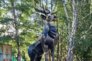 Новая скульптура появилась в барнаульском зоопарке «Лесная сказка» 