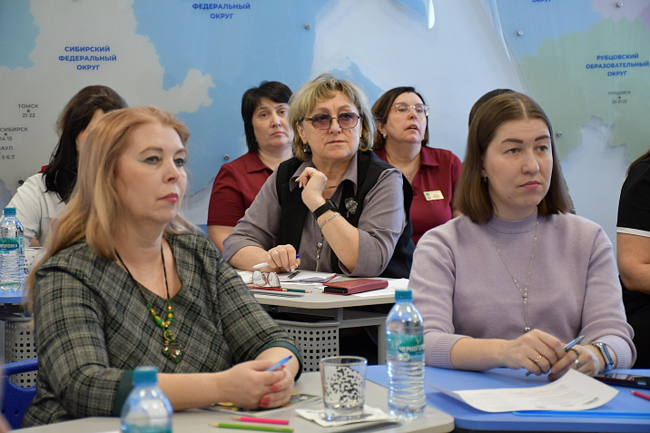 Родителей барнаульских школьников вовлекают в профориентационную работу