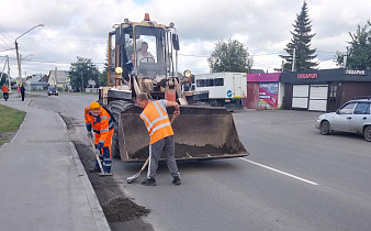 МБУ «Автодорстрой» продолжает санитарную очистку городских улиц 