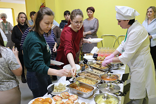 Родители учащихся Барнаула оценили качество школьного меню 