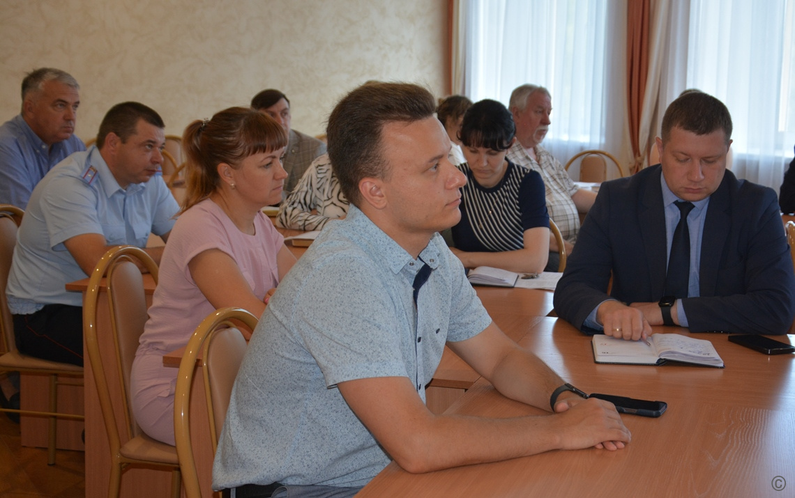 В Ленинском районе прошло заседание совета по противодействию коррупции  БАРНАУЛ :: Официальный сайт города