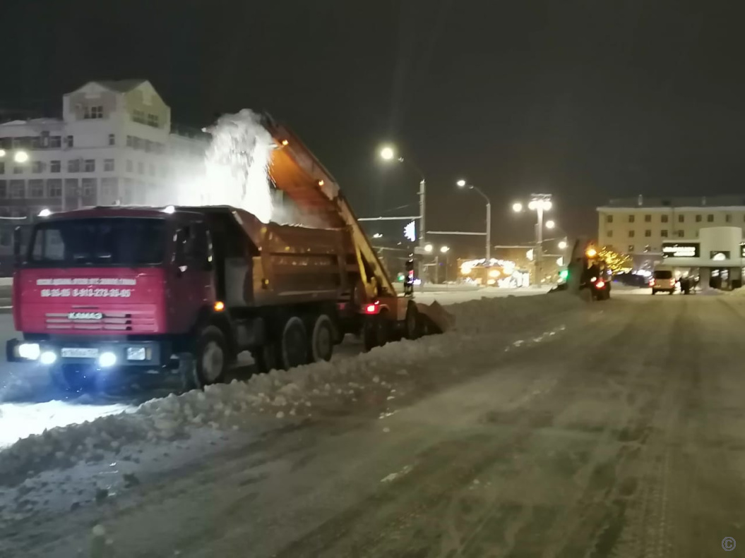 В Барнауле дорожные службы продолжают работать в усиленном режиме |  07.01.2023 | Барнаул - БезФормата