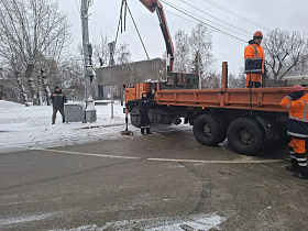 Для строительства снежного городка и подготовке к новогодним праздникам в Барнауле перекрыли площадь Свободы
