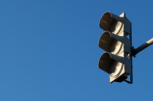 В Барнауле 24 ноября отключен светофор на пересечении ул. Власихинской с шоссе Ленточный Бор