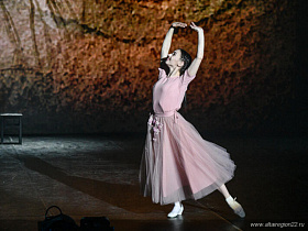 Солисты Государственного молодежного ансамбля песни и танца «Алтай» выступят на Всероссийском конкурсе артистов балета