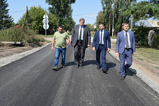 Дорогу по улице 50 лет Алтая отремонтировали в пригороде Барнаула