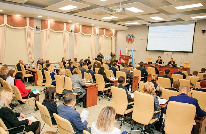 Бюджет города приняли в I чтении депутаты Барнаульской городской Думы
