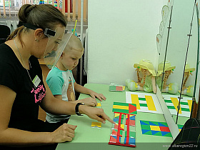 Новый методический конструктор используют на занятиях с детьми в комплексном центре социального обслуживания населения Барнаула