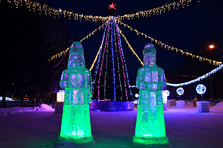 В Октябрьском районе Барнаула открыт новогодний снежный городок 