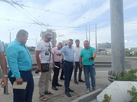 В Барнауле обсудили завершение работ по благоустройству путепровода по проспекту Ленина