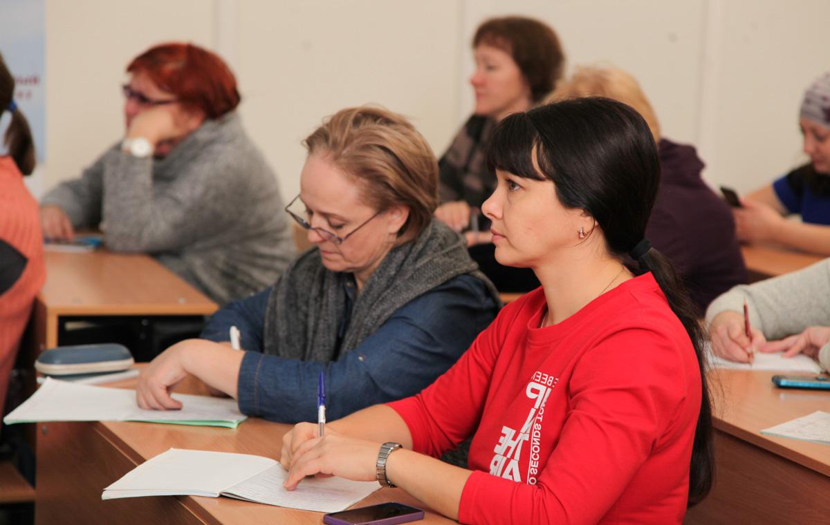 Барнаульские педагоги прошли обучение по оказанию первой медицинской помощи  в симуляционном центре АГМУ БАРНАУЛ :: Официальный сайт города