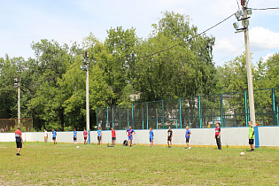 В Барнауле занятия по проекту «Летний дворовый инструктор» продолжаются на 16 спортивных площадках