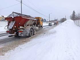 МБУ «Автодорстрой» очищает дороги и тротуары после снегопада