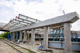 На мосту по проспекту Ленина продолжаются работы по реконструкции 