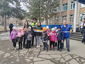 Сотрудники Госавтоинспекции города Барнаула провели профилактическое мероприятие «Засветись»